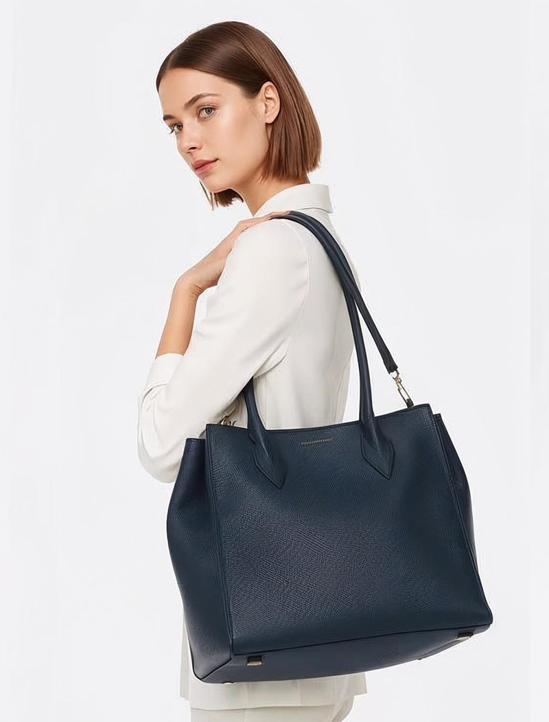 รับผลิตกระเป๋าหนัง Shoulder Bag ดีไซน์โมเดิร์น