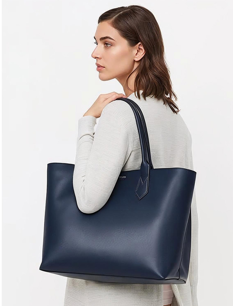 รับผลิตกระเป๋าหนัง Shoulder Bag ดีไซน์โมเดิร์น