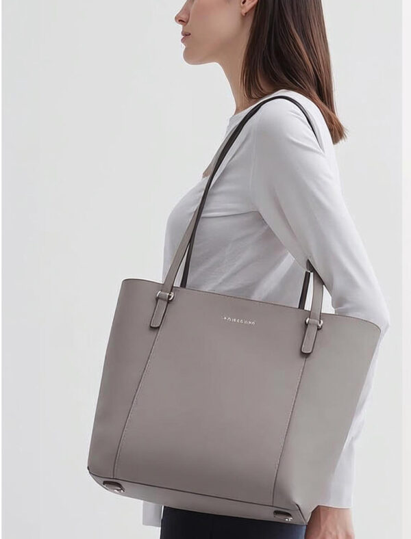 รับผลิตกระเป๋าหนัง Shoulder Bag ดีไซน์โมเดิร์น