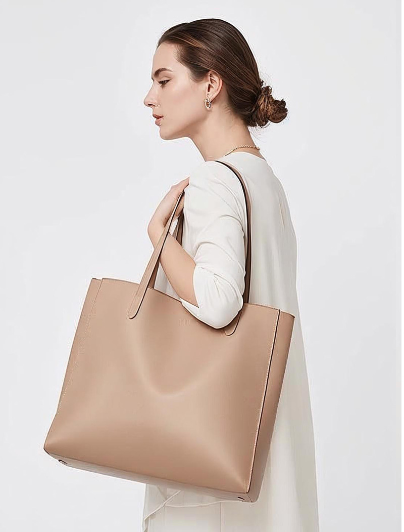 รับผลิตกระเป๋าหนัง Tote Bag ดีไซน์โมเดิร์น